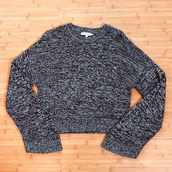 BCBG | Knit Sweater | Cropped | LIKE NEW - Picture 4 of 5